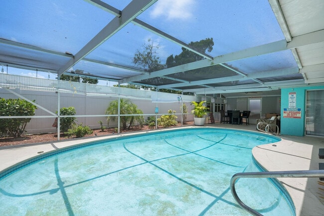 Building Photo - 7240 Westwind Dr