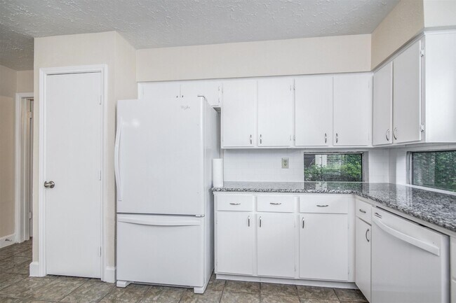 Building Photo - 5434 Garden Village Dr