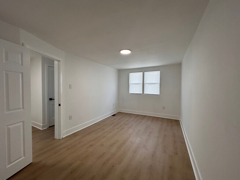 Building Photo - 8033 Williams Ave