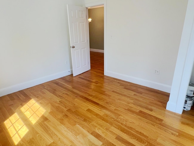 Building Photo - Elegant 3-Bed Condo in Prime Watertown Loc...