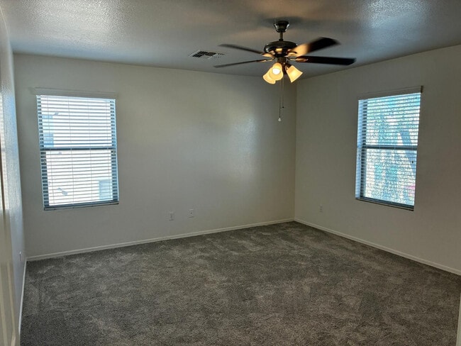 Building Photo - 9646 N 82nd Glen