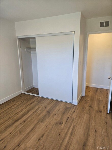 Building Photo - 6787 Emerson Dr