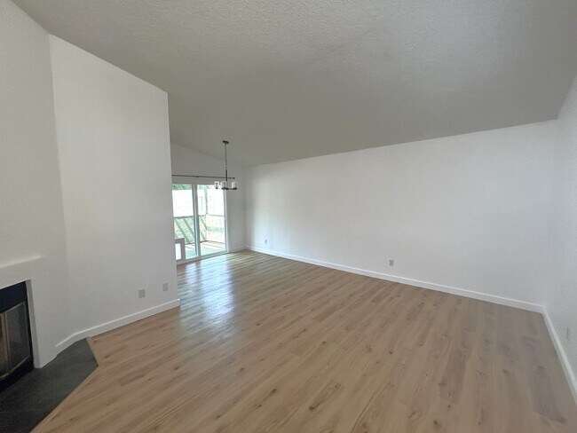 Building Photo - 8325 Spring Desert Pl
