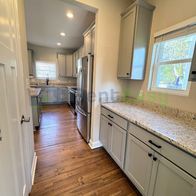 Building Photo - 3400 Freemason Dr