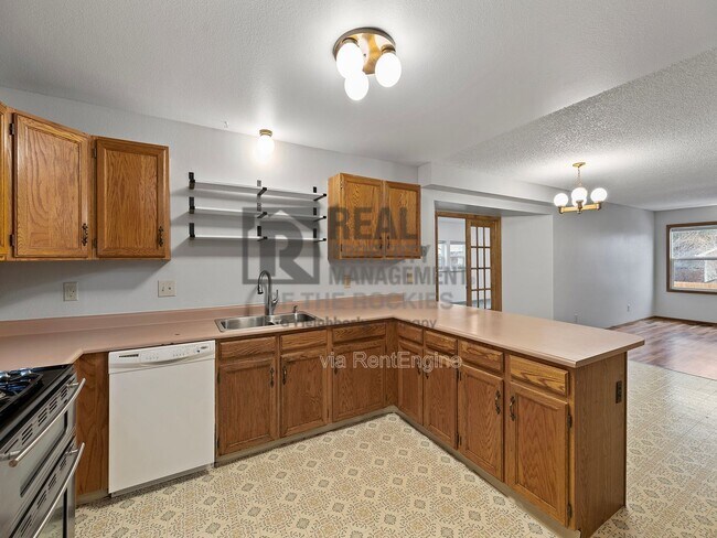 Building Photo - 773 Johnson Ave