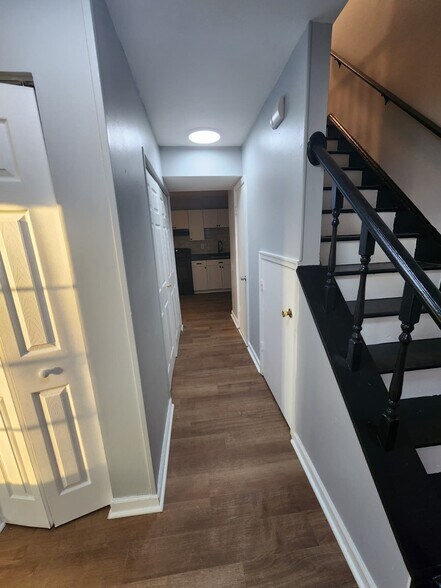 Building Photo - 4703 Rookewood Plz
