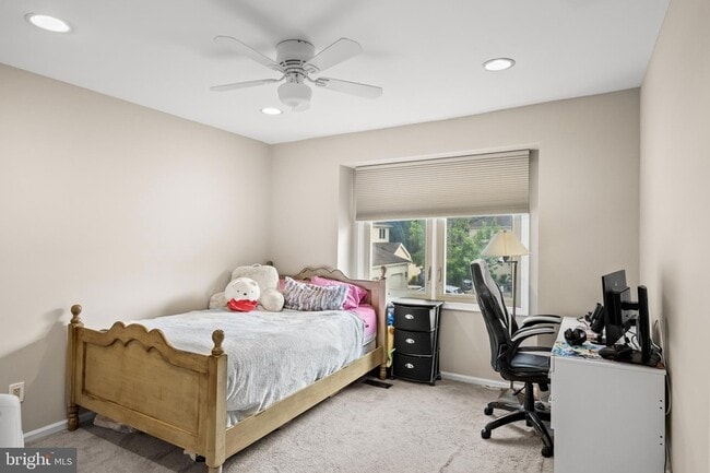 Building Photo - 1410 Chanticleer