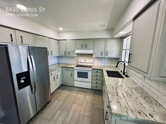 Building Photo - 6435 Lotus St