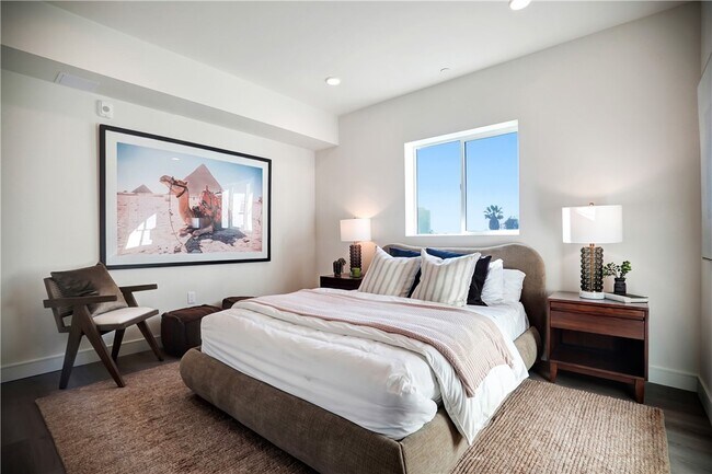 Building Photo - 5771 Carlton Way