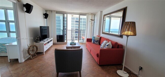 Building Photo - 531 N Ocean Blvd