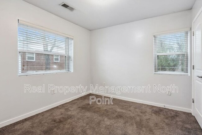 Building Photo - 1097 Westview Dr SW