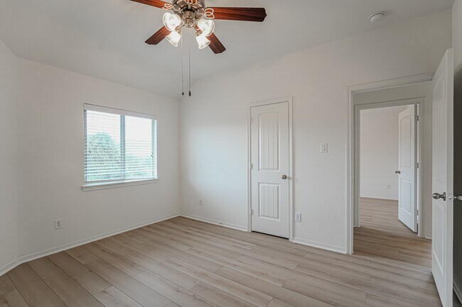 Building Photo - 25507 Marmite Dr