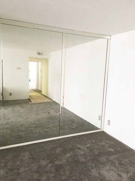 Building Photo - 5310 Circle Dr