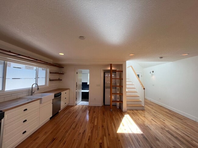 Building Photo - Custom Built 1Bd/ 1Ba home in Piedmont Neighborhood! ~ Skylight, Driveway Parking, Washer/Dryer! ...