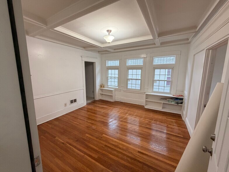 Building Photo - 2455 North Ave
