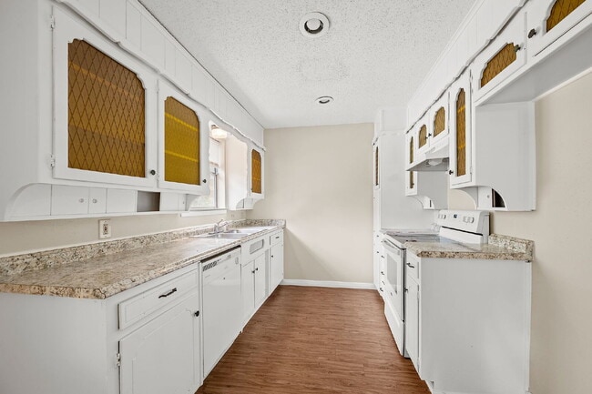 Building Photo - Charming 3-Bed, 2-Bath Gem in Fort Worth – Your Cozy Living Awaits!