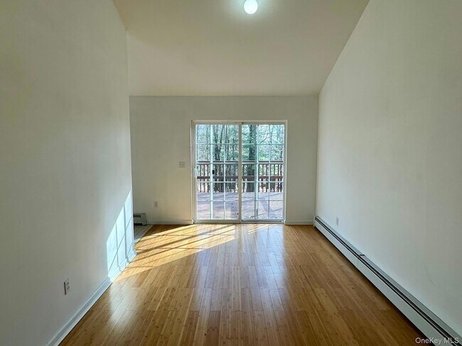 Building Photo - 18 Penny Ln