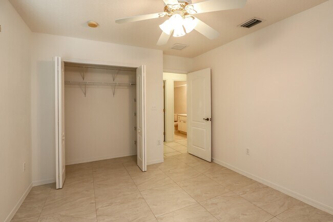 Building Photo - 4145 SW 84th Ct
