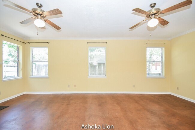 Building Photo - Gorgeously designed home with 4 bedrooms and 2.5 baths. A must see!