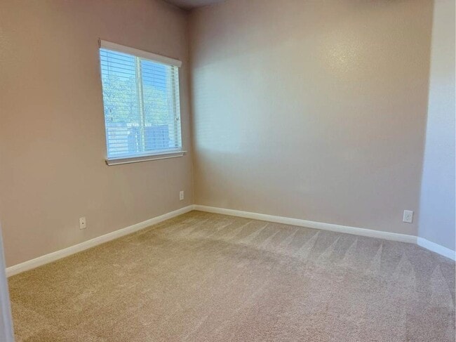 Building Photo - 323 Chisholm Trail