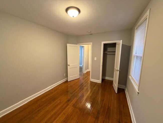 Building Photo - 15 Gallatin St NE