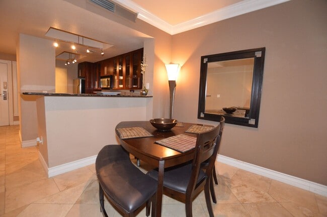 Building Photo - Meridian Furnished 2 Bed | 2 Bath Condo wi...