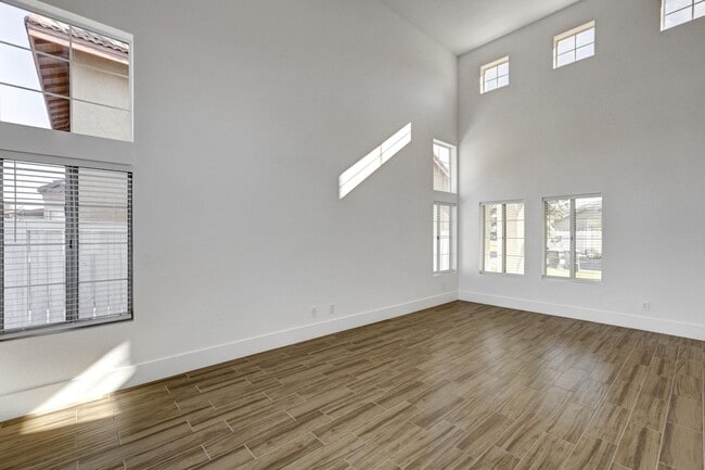 Building Photo - Beautiful 4-Bed, 2.5-Bath Home in Moreno Valley Ranch