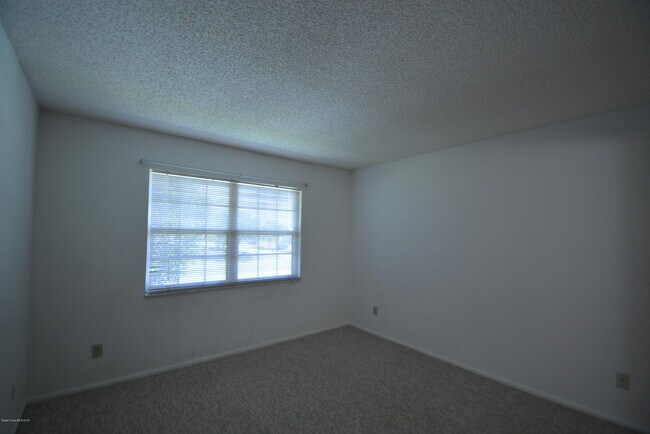 Building Photo - 915 Sonesta Ave NE