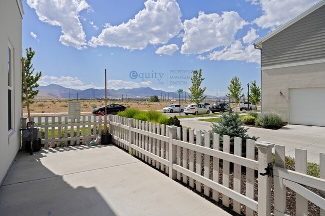 Building Photo - 10539 Liv Way