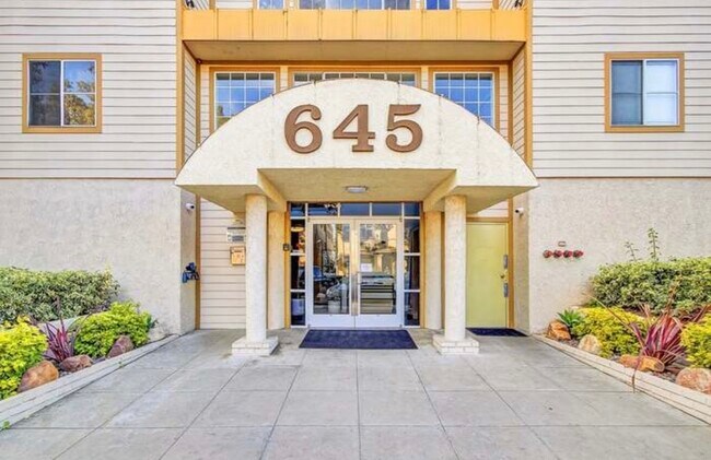 Chestnut Villas Main Entrance - 645 Chestnut Ave