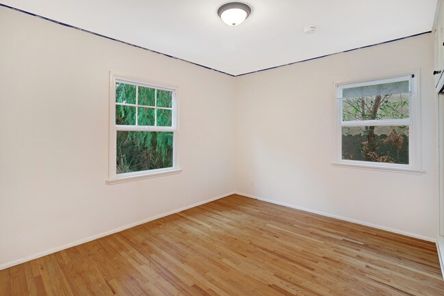 Building Photo - 16943 Hartland St