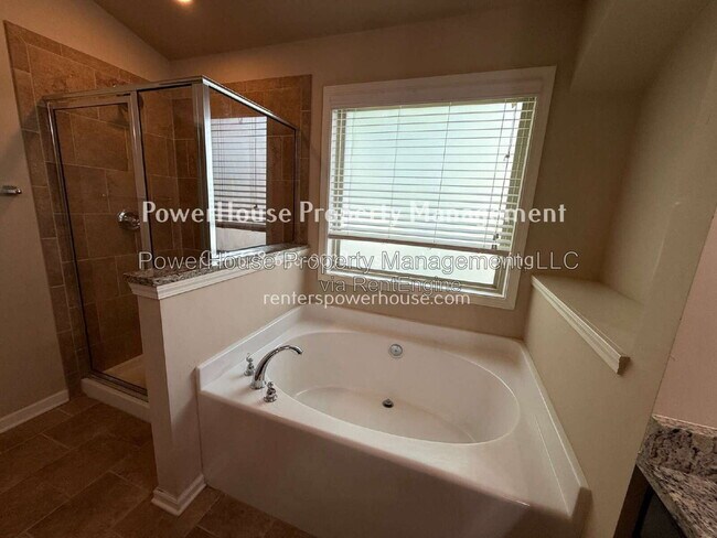 Building Photo - 1045 Township Cir