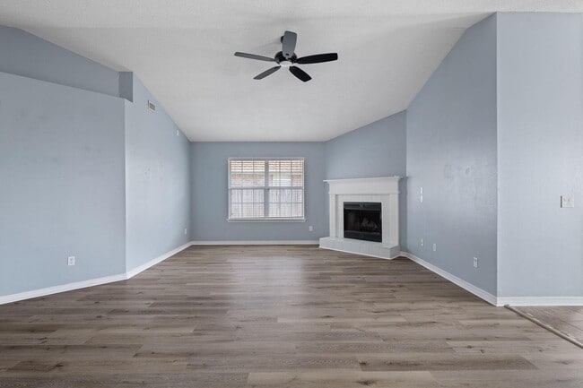 Building Photo - 422 Pristine Water Ln