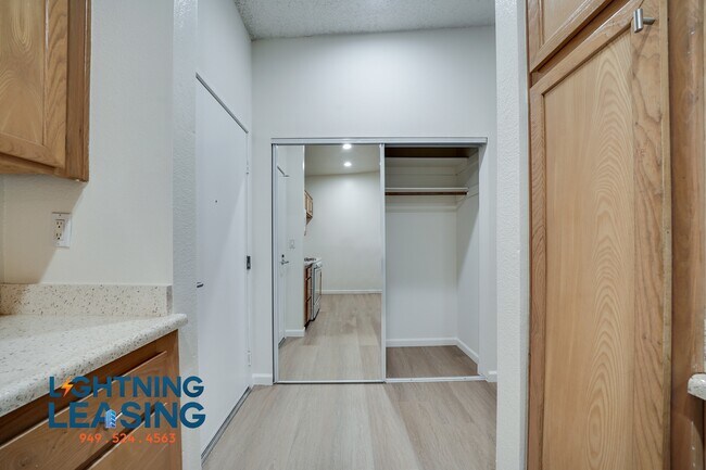 Building Photo - 11225 Morrison St