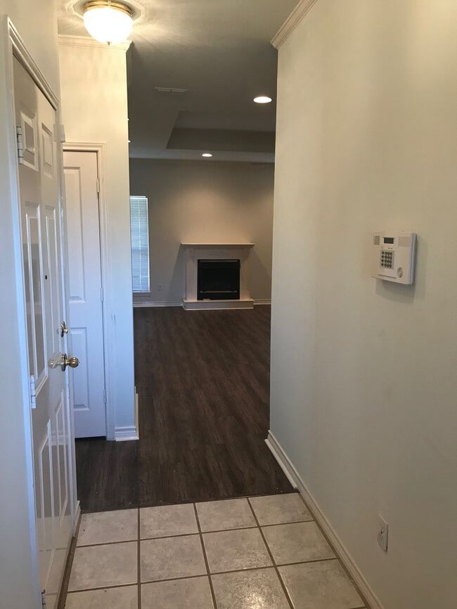 Building Photo - 3106 Silkwood Dr