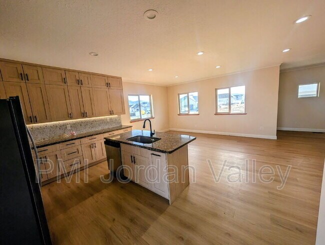 Building Photo - 408 RIGDON St