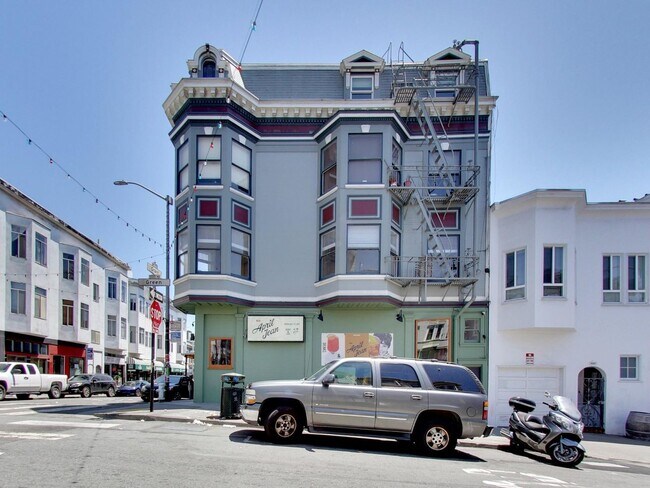 Building Photo - 1367 Grant Ave