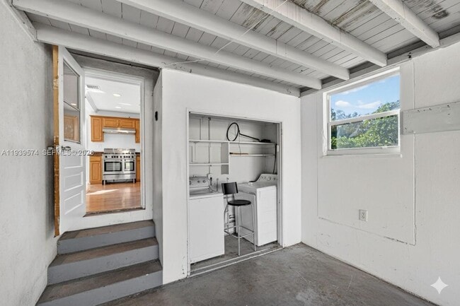 Building Photo - 1538 Funston St