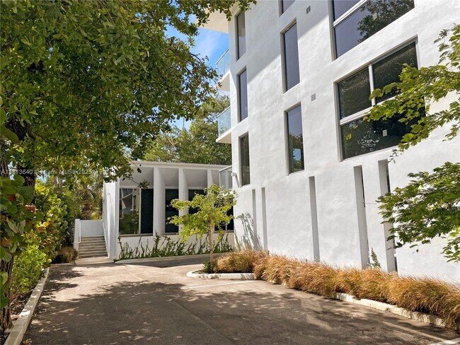 Building Photo - 291 Bal Bay Dr