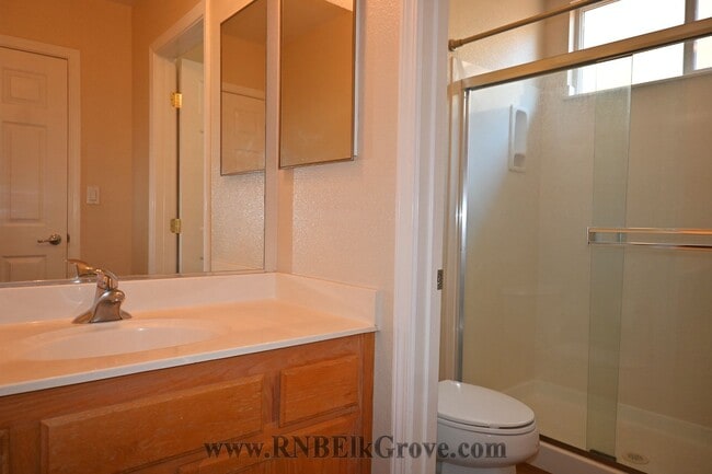Building Photo - 5 Bedroom Home in Elk Grove! - Resident Benefit Package Property