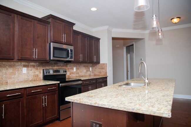 Building Photo - 4 Bedroom 2 Bathroom Rental in Cullman City.