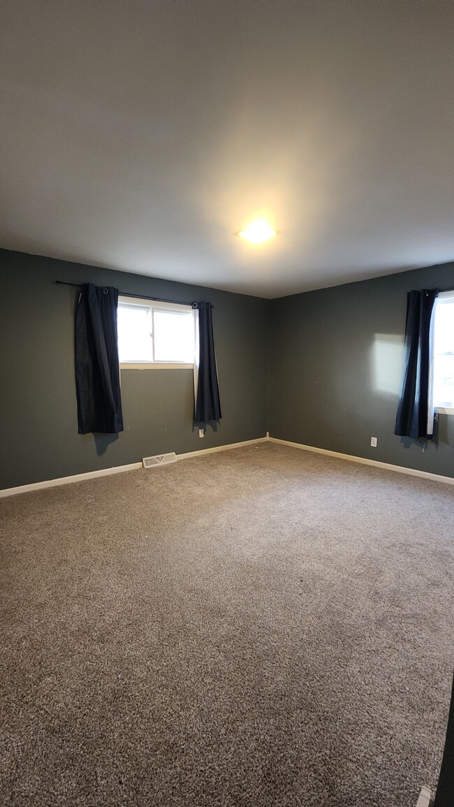 First floor bedroom with 2 closets - 1718 S Walden Ave