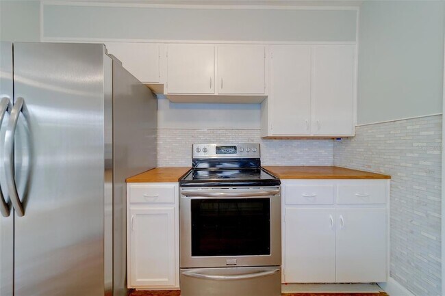 Building Photo - 810 2nd Ave NW