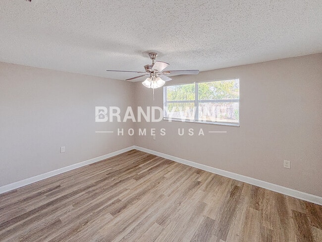 Building Photo - 6135 Seabreeze Dr