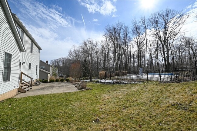Building Photo - 320 Chadwick Dr