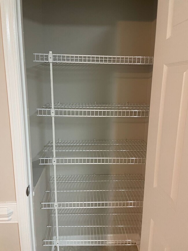 Building Photo - 4 Bedroom Ranch near Fort Bragg