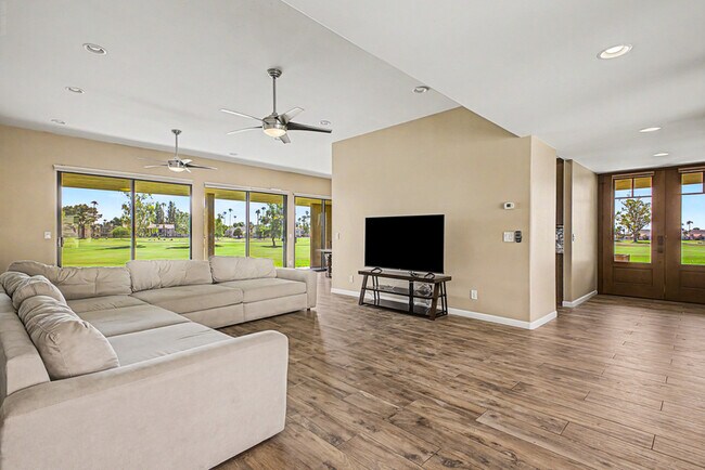 Building Photo - 7825 E San Carlos Rd