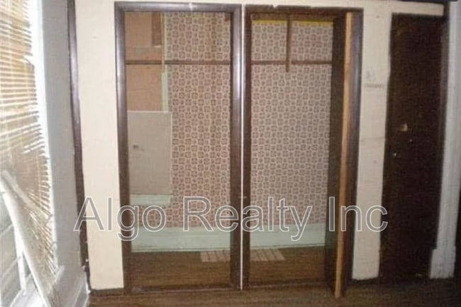 Building Photo - 2647 Fremont Ave N