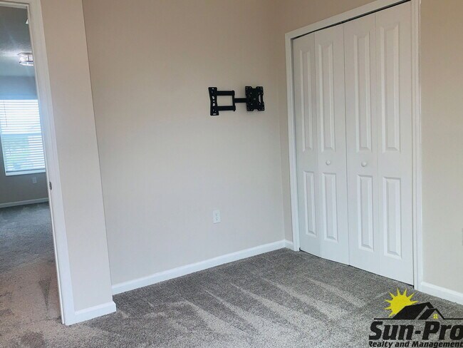 Building Photo - 1102 Belle Isle Ln