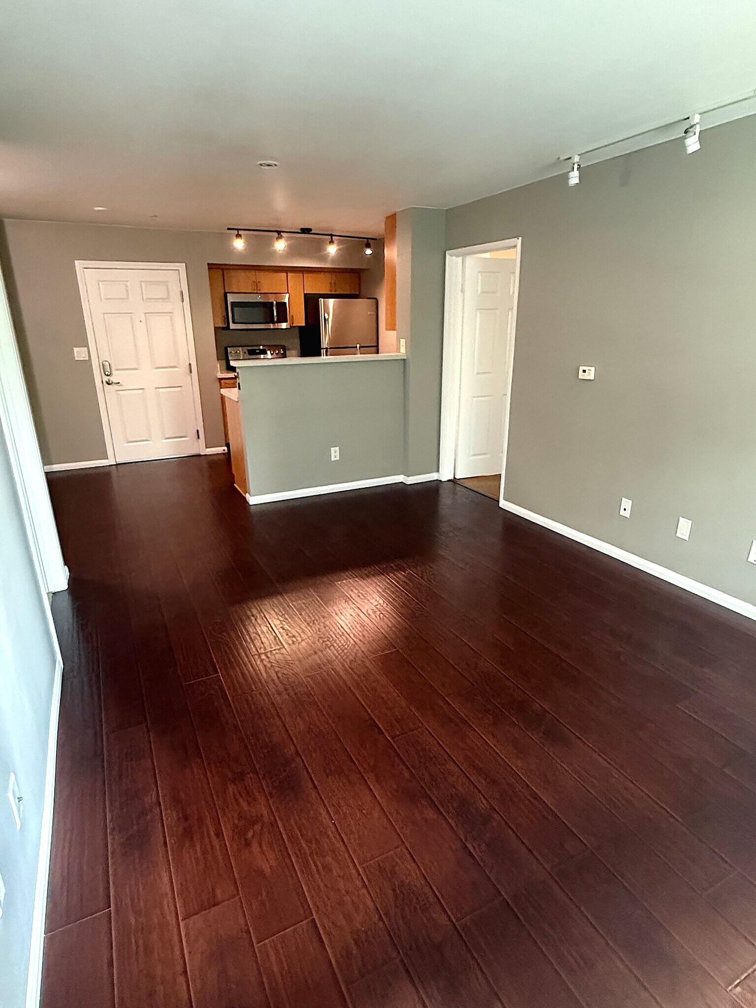 Building Photo - 1435 India St